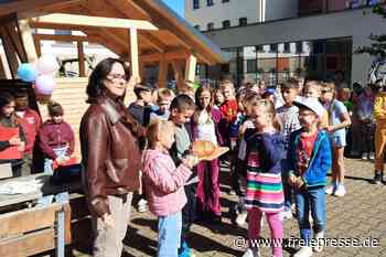 Auf diesem vogtländischen Schulhof wurde ein Haus gebaut