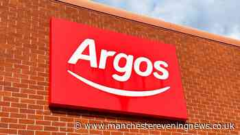 Argos shoppers snap up powerful power bank that can charge phone twice for £1.57