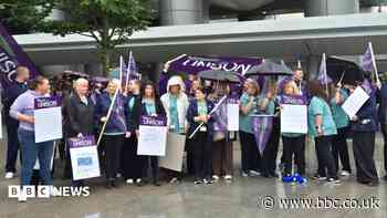NHS workers call off strike after pay offer