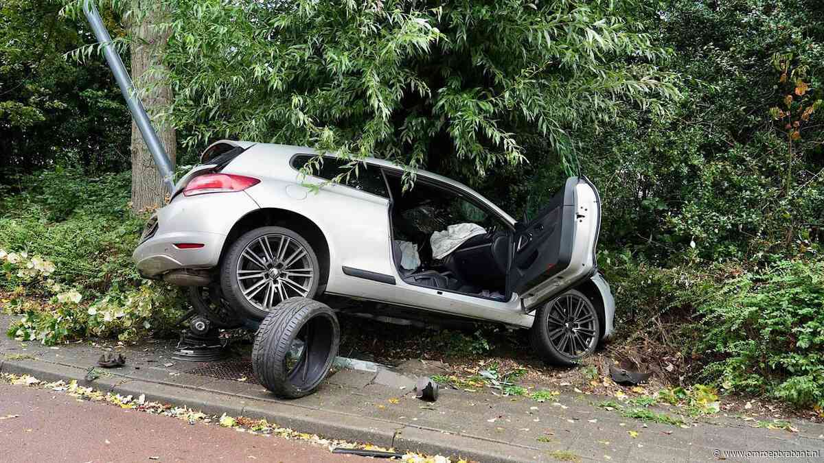 Ravage na ongeluk in Oosterhout, automobilist aangehouden