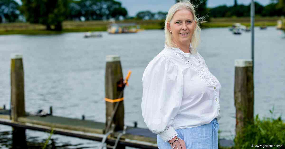 Voor tante Mascha springt Senna (9) de Maas in: ‘Ik kan toch goed zwemmen?’