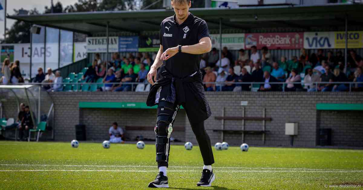 Twee spitsen in verschillende werelden bij SC Genemuiden: ‘Ik wil terugkeren op niveau’