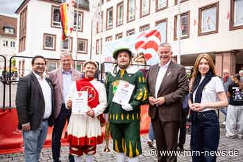 Worms – Backfischfest-Ehrenabzeichen für die Gesellentänzer der TG 1846 Worms und das Fanfarencorps der Nibelungenstadt Worms
