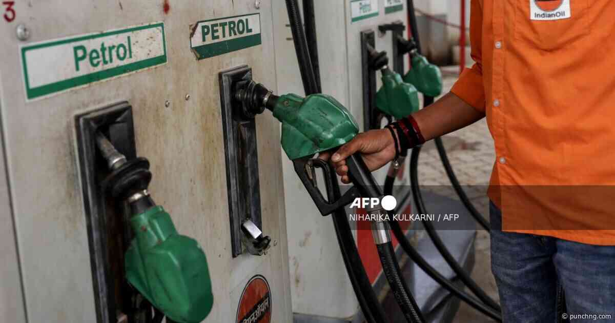 Dangote price hike pushes Abuja petrol prices to N1,300/litre