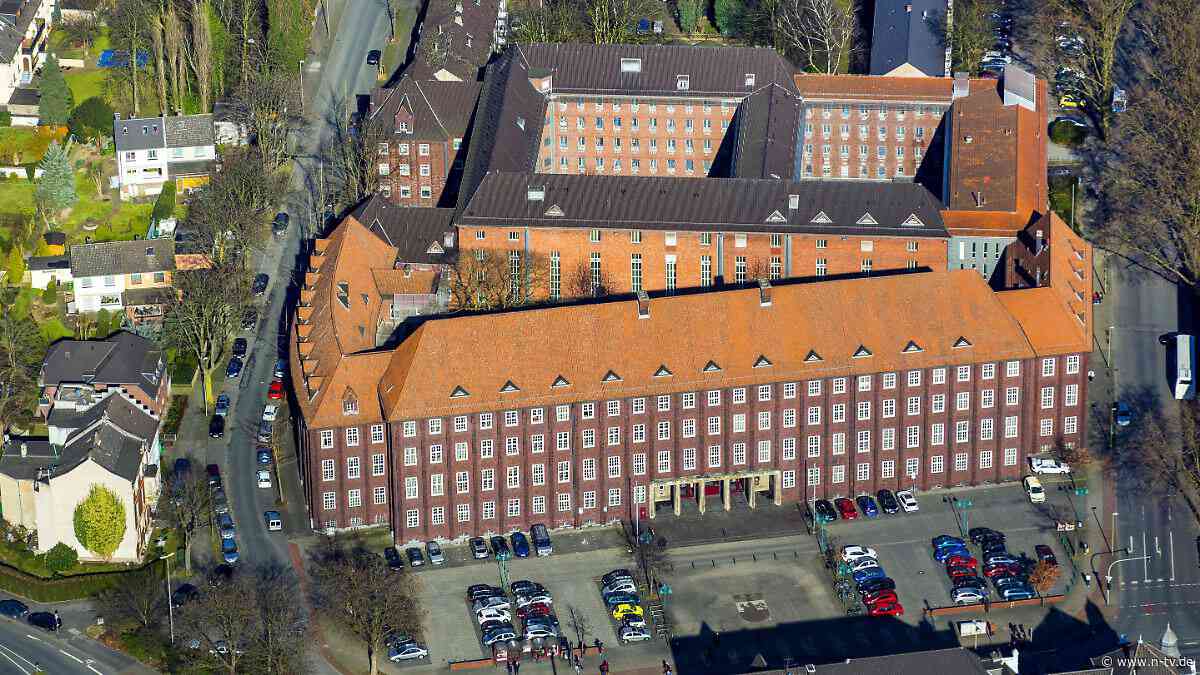 Hollywoodreifer Ausbruch: Häftling flieht über das Dach aus JVA Duisburg-Hamborn