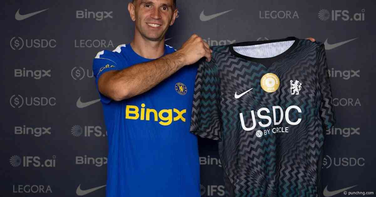 Chelsea sign Argentina goalkeeper Emiliano Martinez from Aston Villa