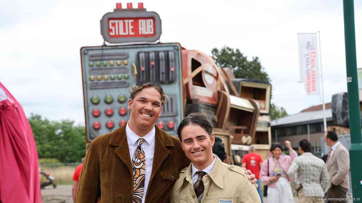 Live| Brabantsedag kleurt Heeze met spectaculaire theaterparade