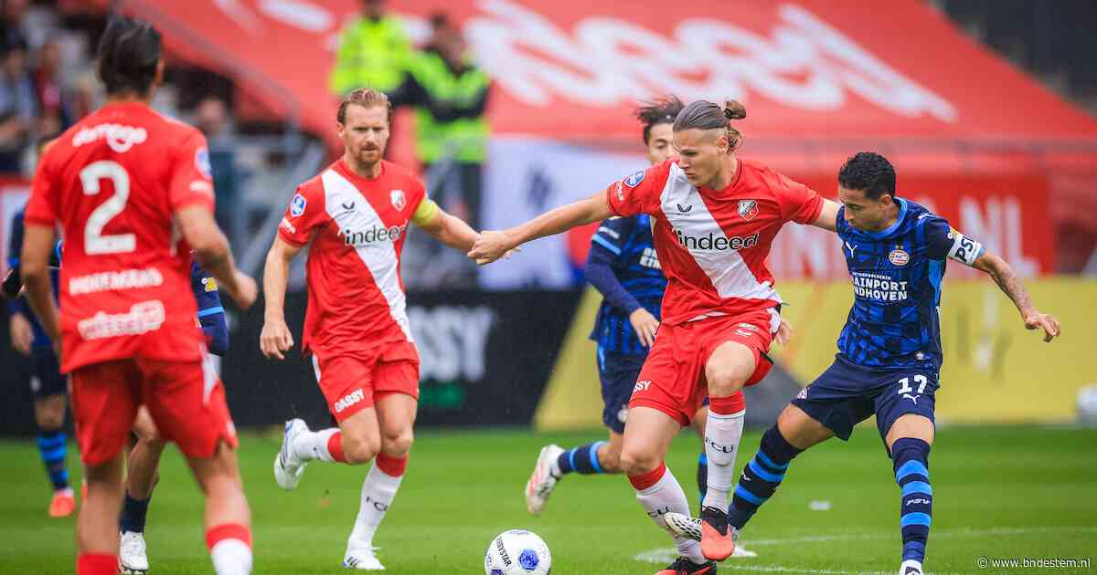 LIVE eredivisie | PSV begonnen op bezoek bij FC Utrecht, Peter Bosz houdt vast aan vertrouwde namen