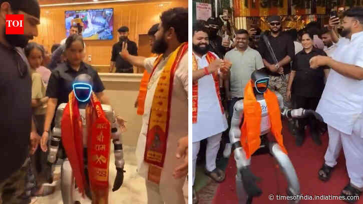 Robot attends puja, dances at Ujjain shop launch; Harsh Goenka asks, ‘Does any of this make sense?’