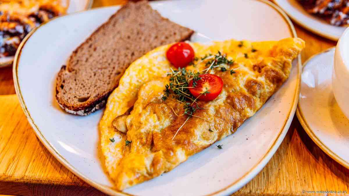 Omelettes will be soft and fluffy with top chef's simple recipe