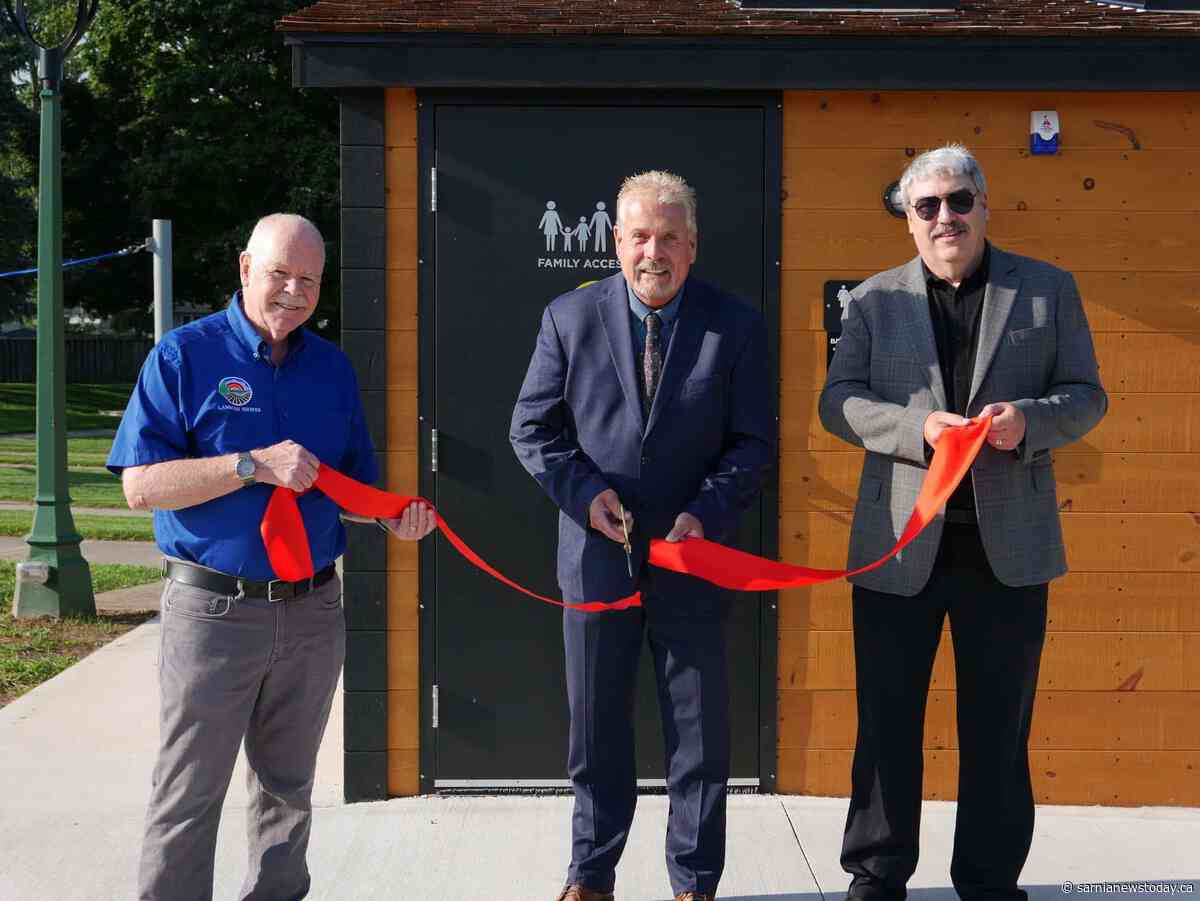 New four-season public washroom opens in downtown Forest