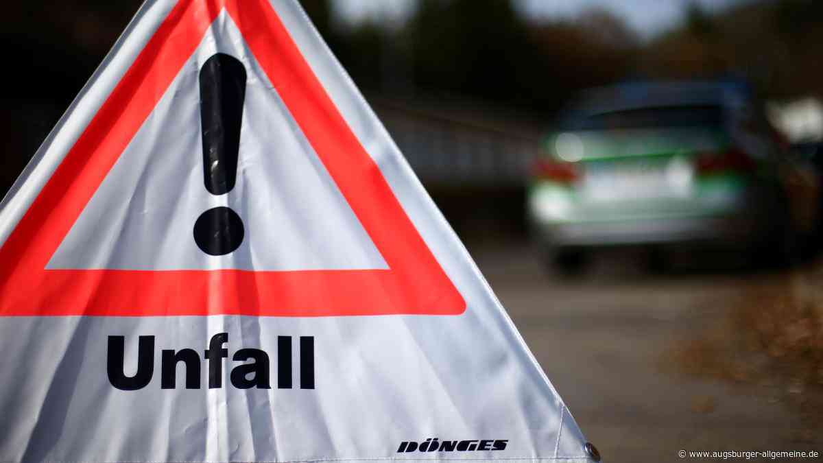 76-Jährige wechselt Fahrstreifen und übersieht dabei Motorrad – zwei Verletzte