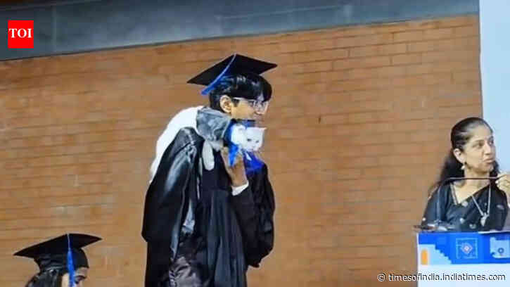 Cat attends convocation with graduate; professors’ reaction leaves internet amused