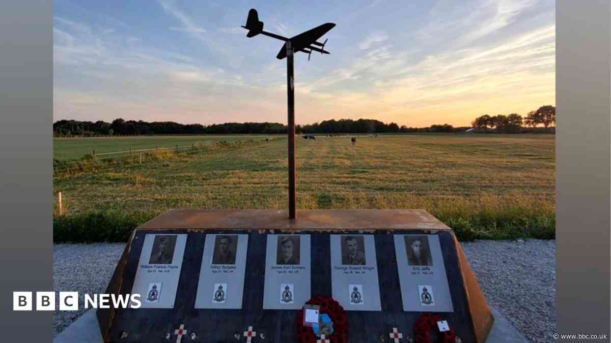 Woman born on day RAF uncle died unveils memorial