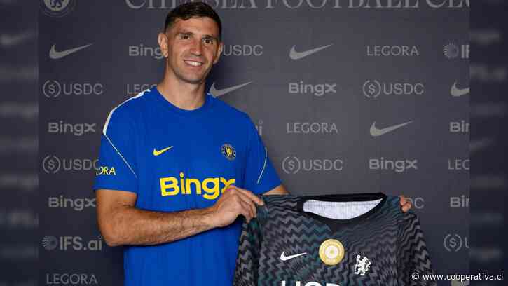 Emiliano "Dibu" Martínez concretó su fichaje en Chelsea con debut inmediato en la Premier