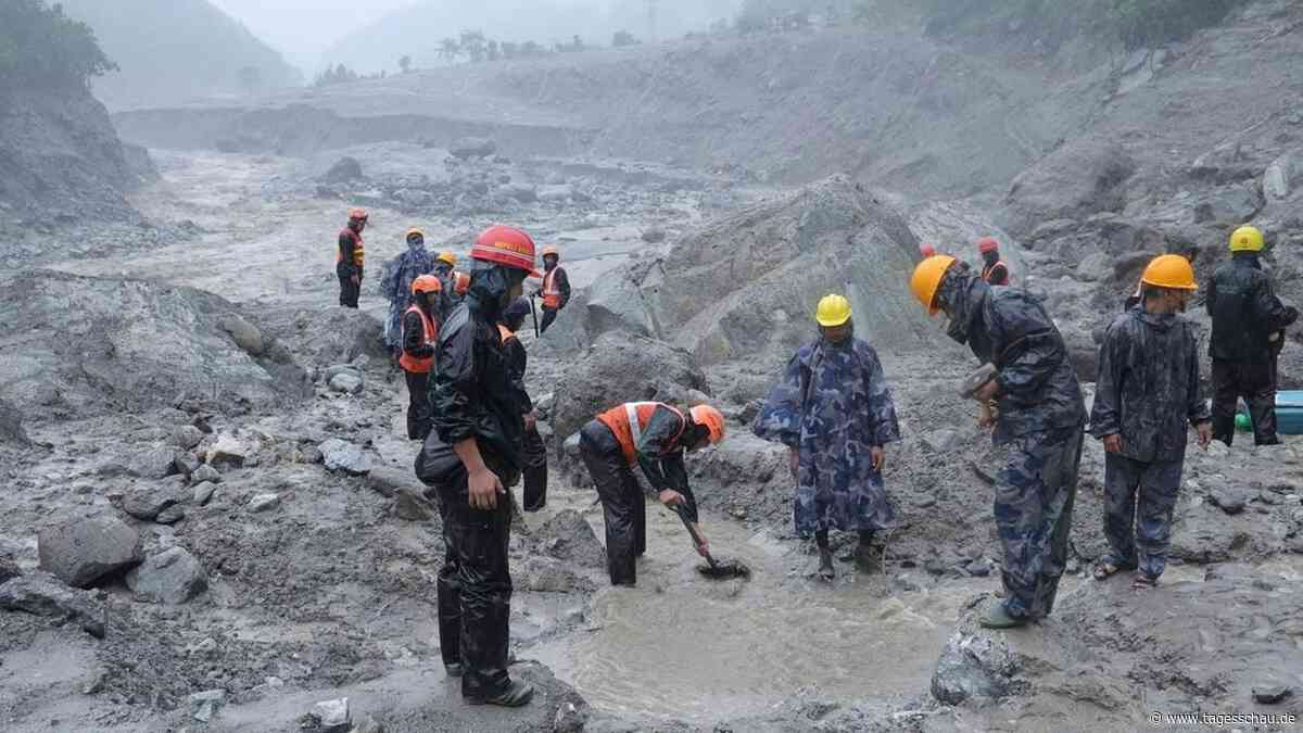 Nach Sturzflut in Nepal: Die lange Suche nach Gewissheit