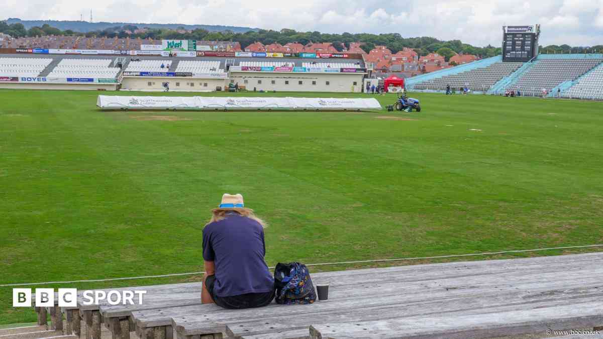 Yorkshire and Leicestershire draw after washout