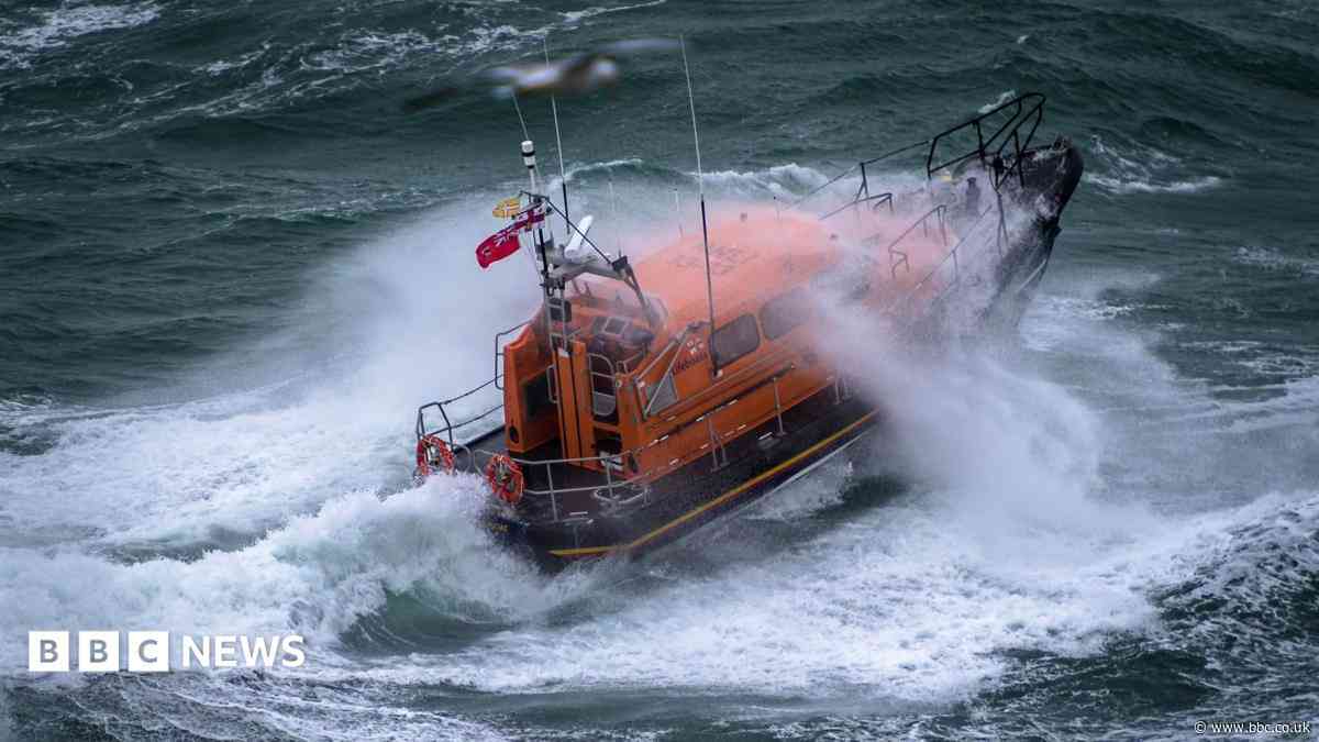 Two missing as French fishing boat sinks in Channel