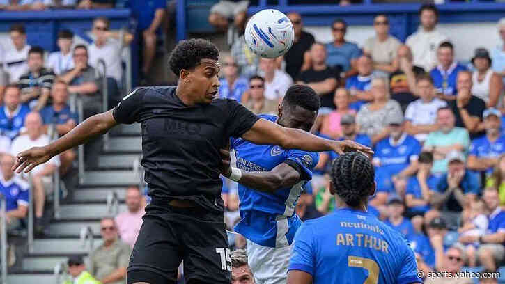 QPR forward Lloyd signs new contract