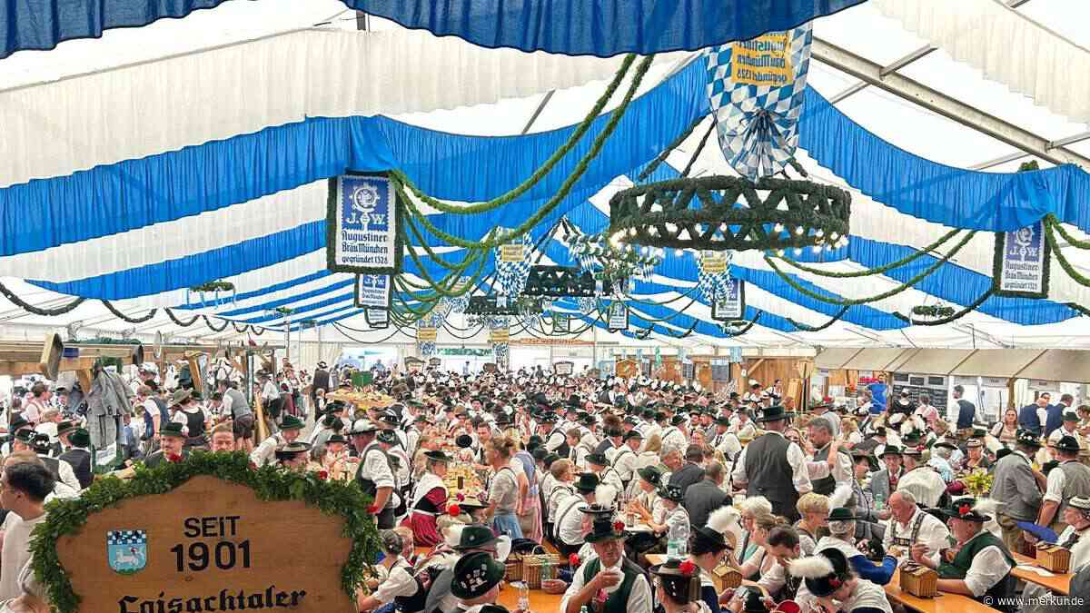 1200 Trachtler marschieren durch Penzberg: „Loisachtaler" feiern 125 Jahre