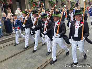 Neusser Schützenfest 2026 mit einer bunten Königsparade