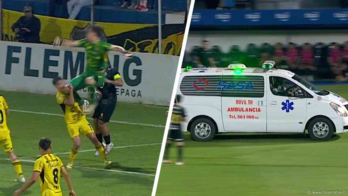 [VIDEO] Arquero de Recoleta FC lesionó a un compañero con brutal rodillazo: Salió en ambulancia
