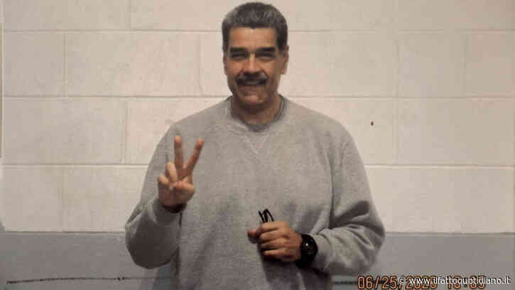 Maduro pubblica le prime foto dal carcere: “Un piccolo dono a tutte le persone che ci amano. Teniamo duro”