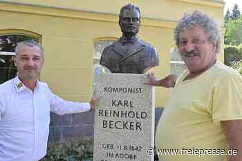 Feierliche Enthüllung: Konditormeister stiftet Denkmal für den „Mozart von Adorf“