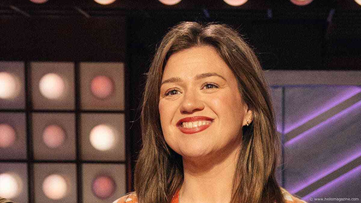 Kelly Clarkson's pre-teen daughter is as tall as she is in rare family photo marking bittersweet chapter