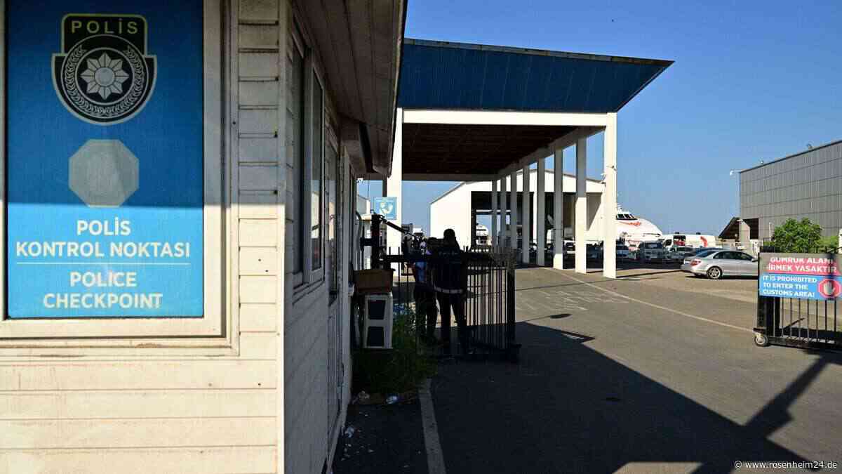 Fährunglück vor Zypern fordert mindestens acht Tote – Kapitän und Besatzungsmitglieder festgenommen