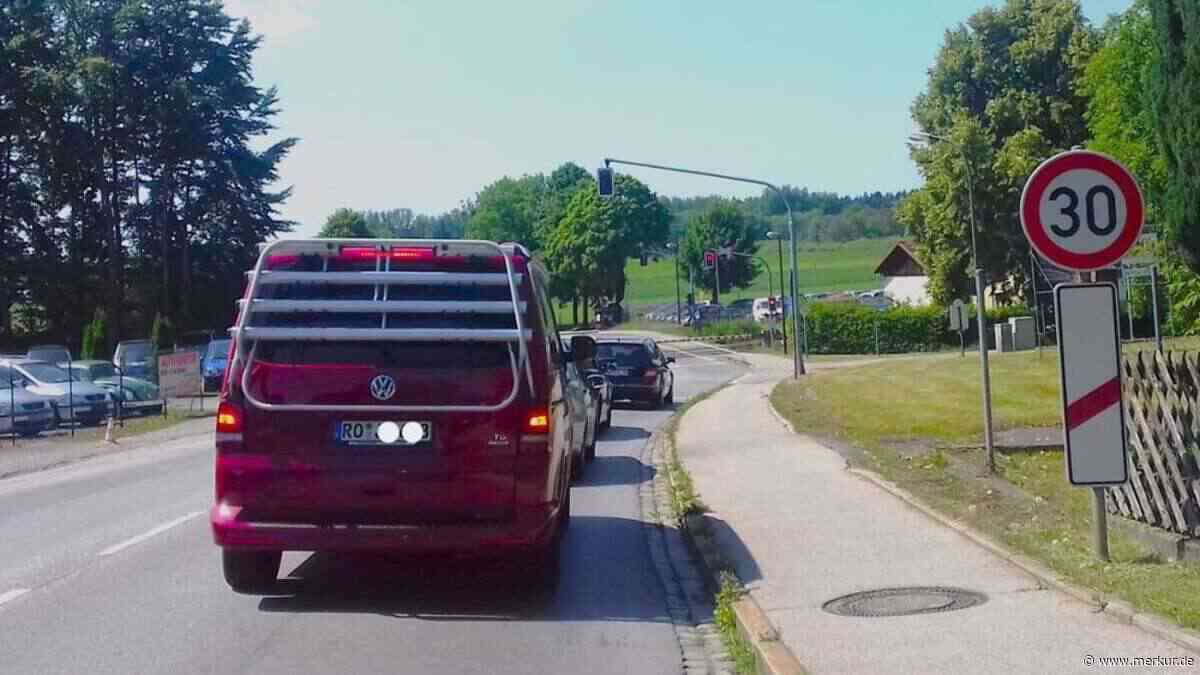 Brücke statt Stau: Bahnübergang an B 304 darf umgestaltet werden – Gericht weist Klage zurück