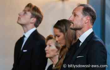 El rey Haakon de Noruega participa en los homenajes a su difunto padre