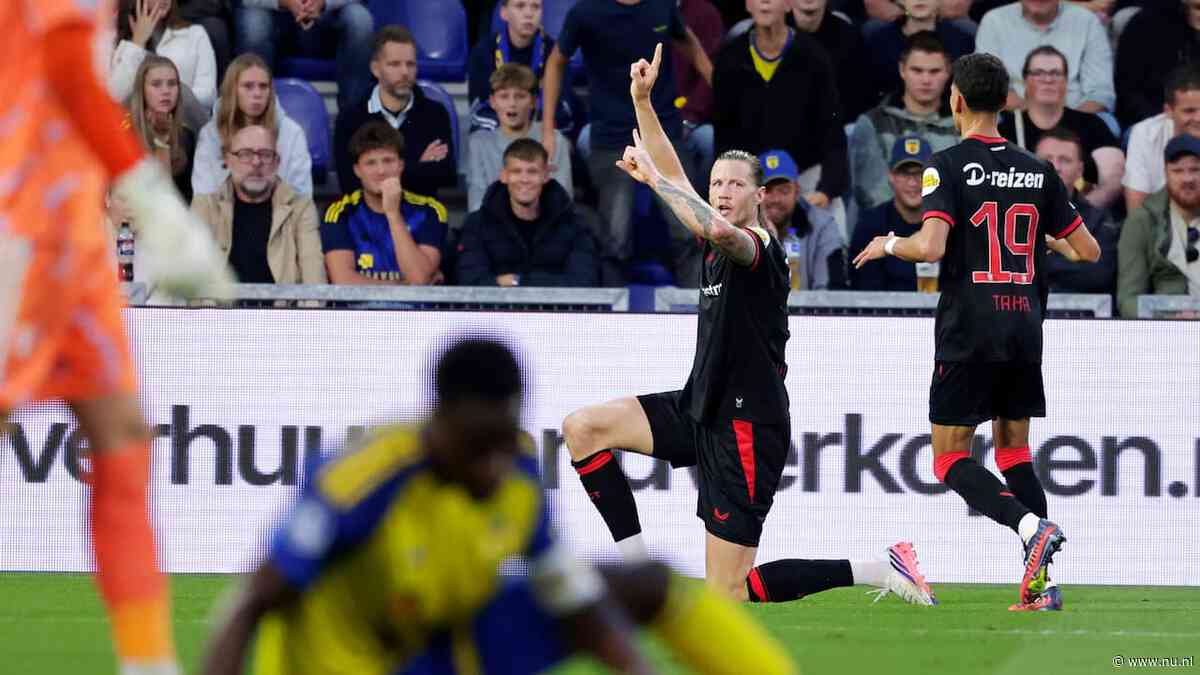 Scorende Weghorst helpt FC Twente ook aan simpele zege op puntloos Cambuur