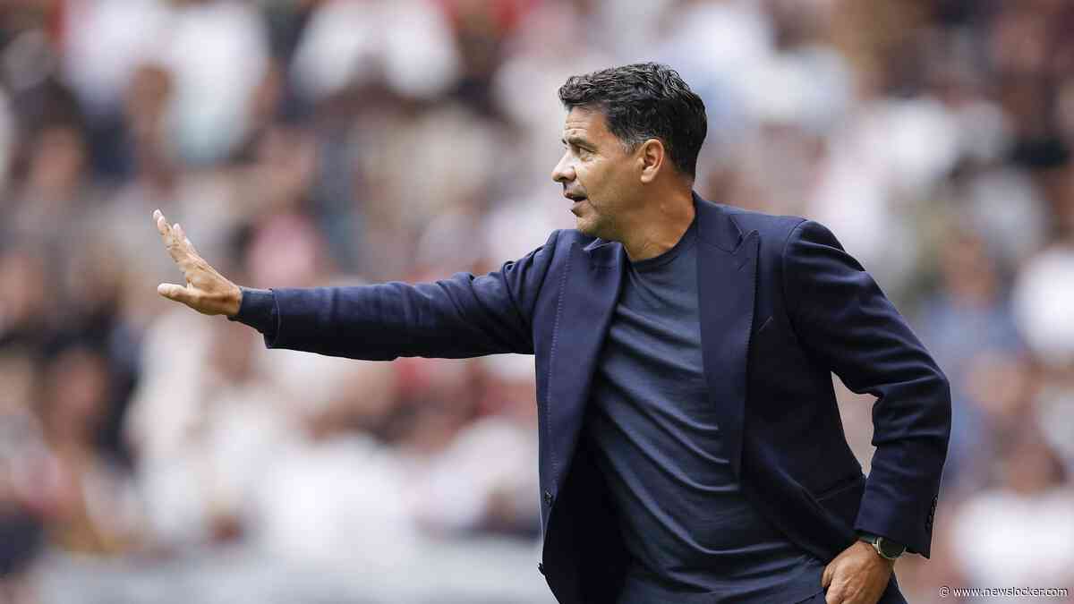 Ajax-trainer Míchel hoopt op nog drie versterkingen: ’Dat zo’n speler nog komt, weet ik zeker’