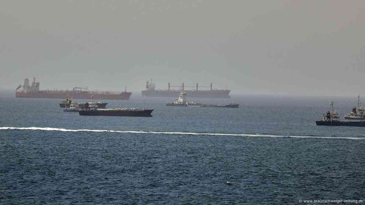 Nach einem Monat: US-Militär greift Iran wieder in Straße von Hormus an