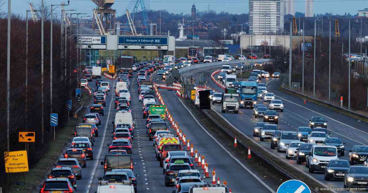 M8 in Glasgow reopens after man dies in fall from bridge