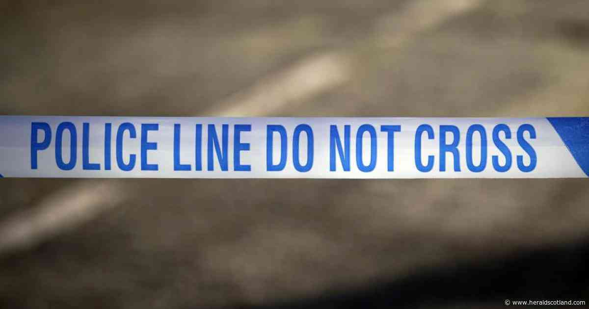 Manhunt underway after teenager 'stabbed' on Glasgow street