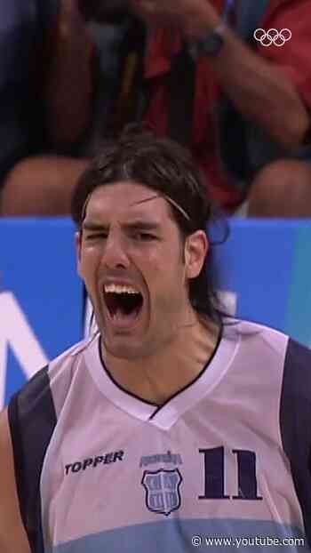 At #Athens2004, Argentina defeated the "Dream Team" and won Olympic gold in men's basketball! 🇦🇷🥇
