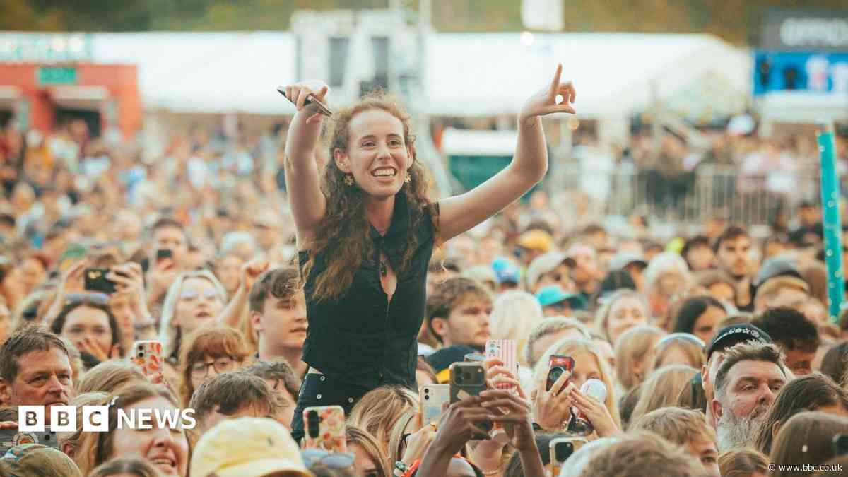 In pictures: Forwards Festival and rare Blood Moon