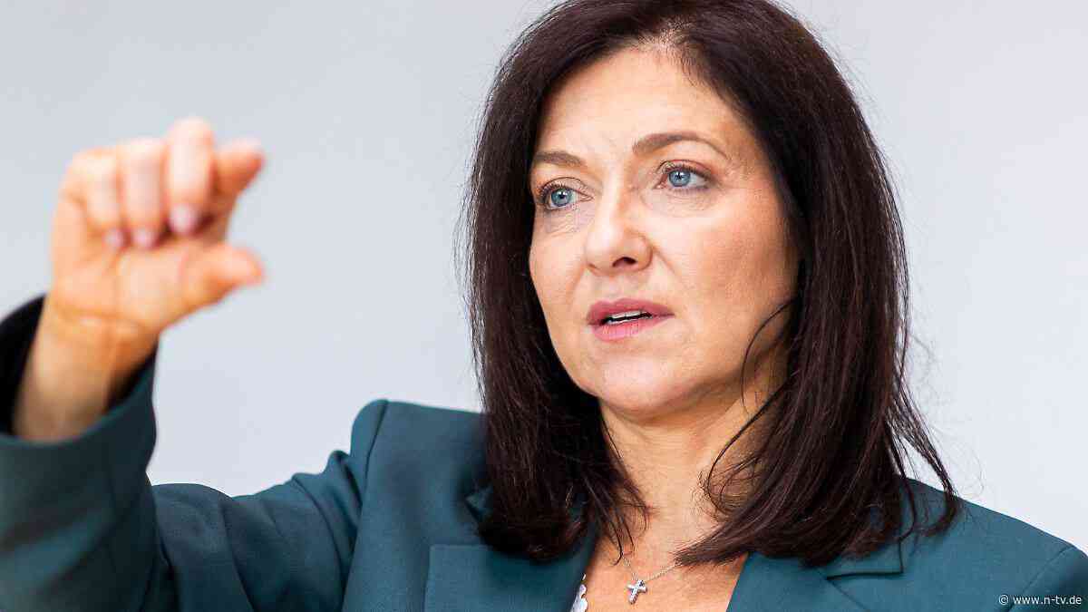 "Höchste Summe aller Ressorts": Bürokratiekosten: Reiche legt Milliarden-Sparbilanz vor