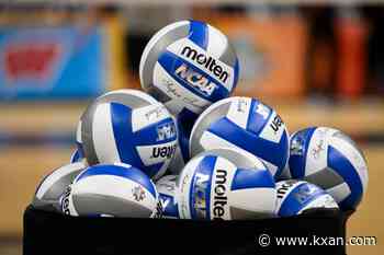 No. 2 Texas volleyball falls to top-ranked Nebraska