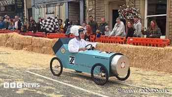 Soapbox challenge sees thousands descend on town