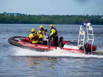 Paddleboarders battling current, wind rescued on Ottawa River
