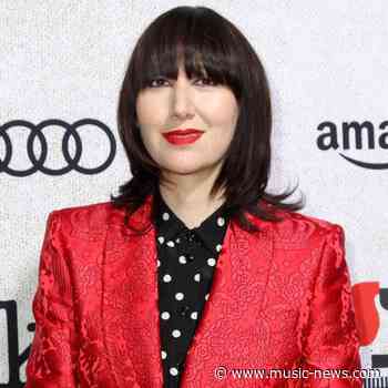 Karen O misses Daisy Chain Fields gig due to 'family emergency'