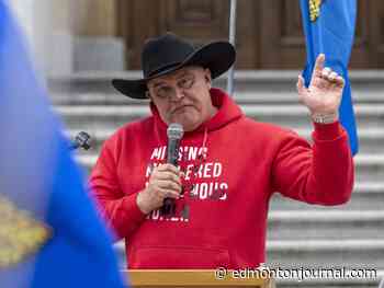 Indigenous lawyer Leighton Grey garners separatist rally applause in Edmonton Saturday
