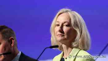 Macquarie director met ex-KPMG colleagues amid $700m audit bid