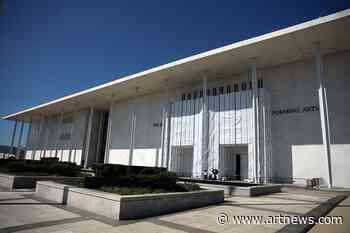 Kennedy Center Board Says It Will Delay Putting Trump’s Name Back On The Building