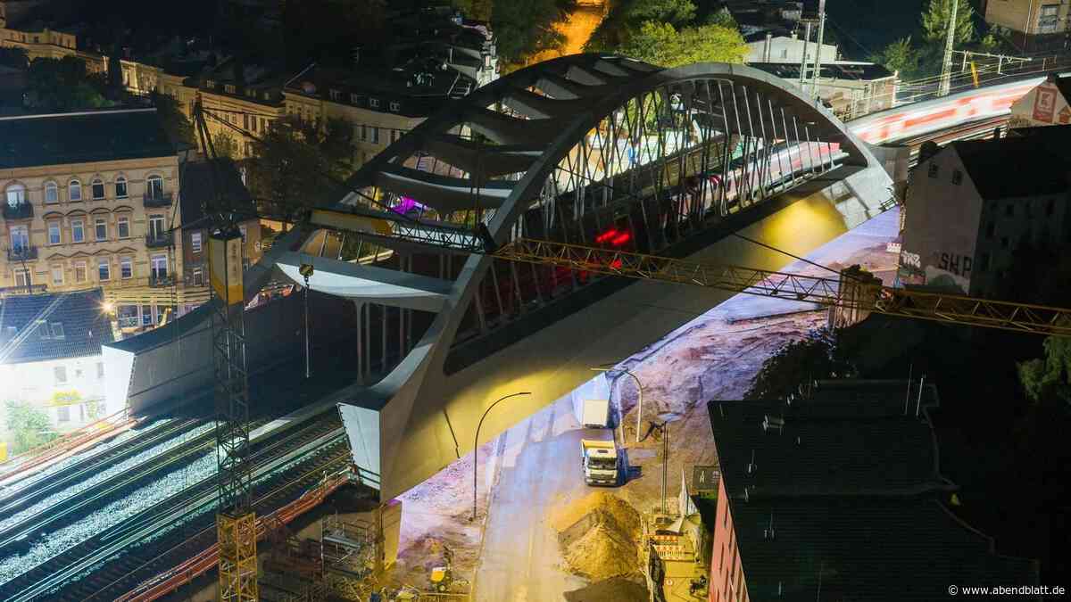 Neue Sternbrücke: Seit Montagfrüh rollen die Züge über Hamburgs Mega-Bauwerk