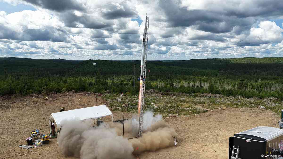 Ontario students launched a rocket 19,354 metres in the air | The Moment