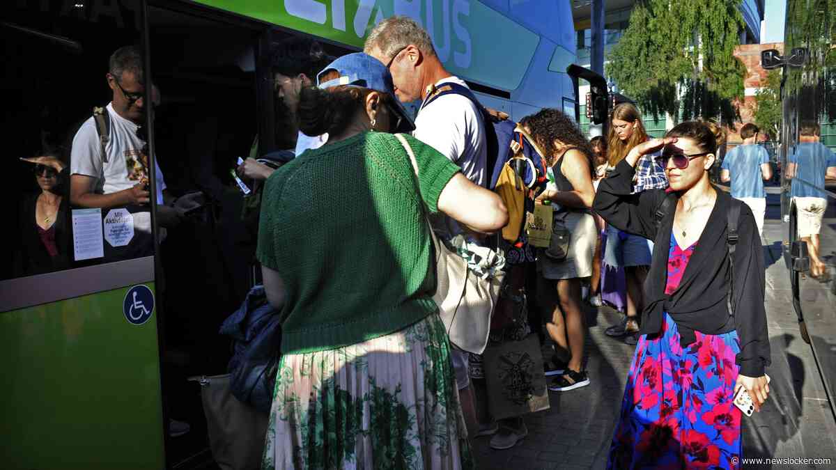 Oekraïense passagier in Nederlandse Flixbus heeft 200.000 euro in rugzak: ’Ik wilde het bedrag nét opgeven’